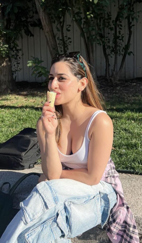 Sexy Call Girls in Lahore